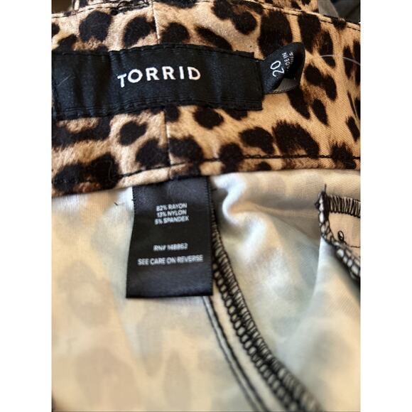 Torrid Dark Leopard Ponte Ankle Skinny Pants Size 20 NWT - Picture 6 of 6